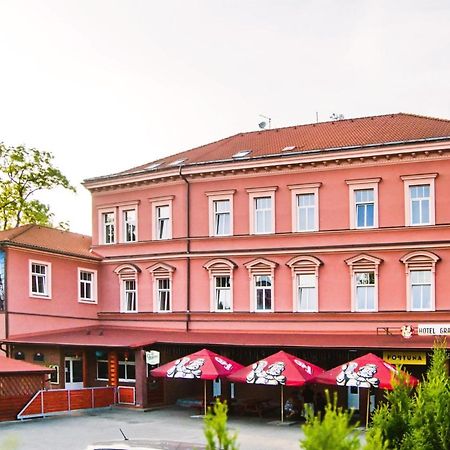 Grand Hotel Яромнєрж Екстер'єр фото