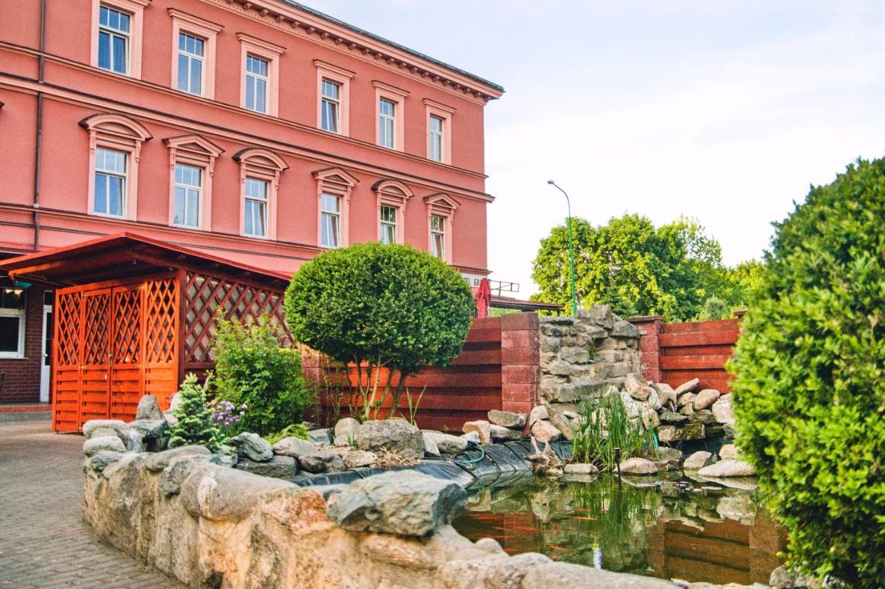 Grand Hotel Яромнєрж Екстер'єр фото